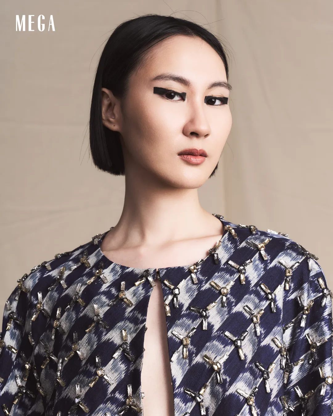 GRAPHIC LINER AT WISHARAWISH
