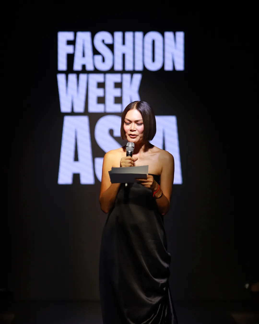 Apples Aberin welcomes the guests of Fashion Week Asia