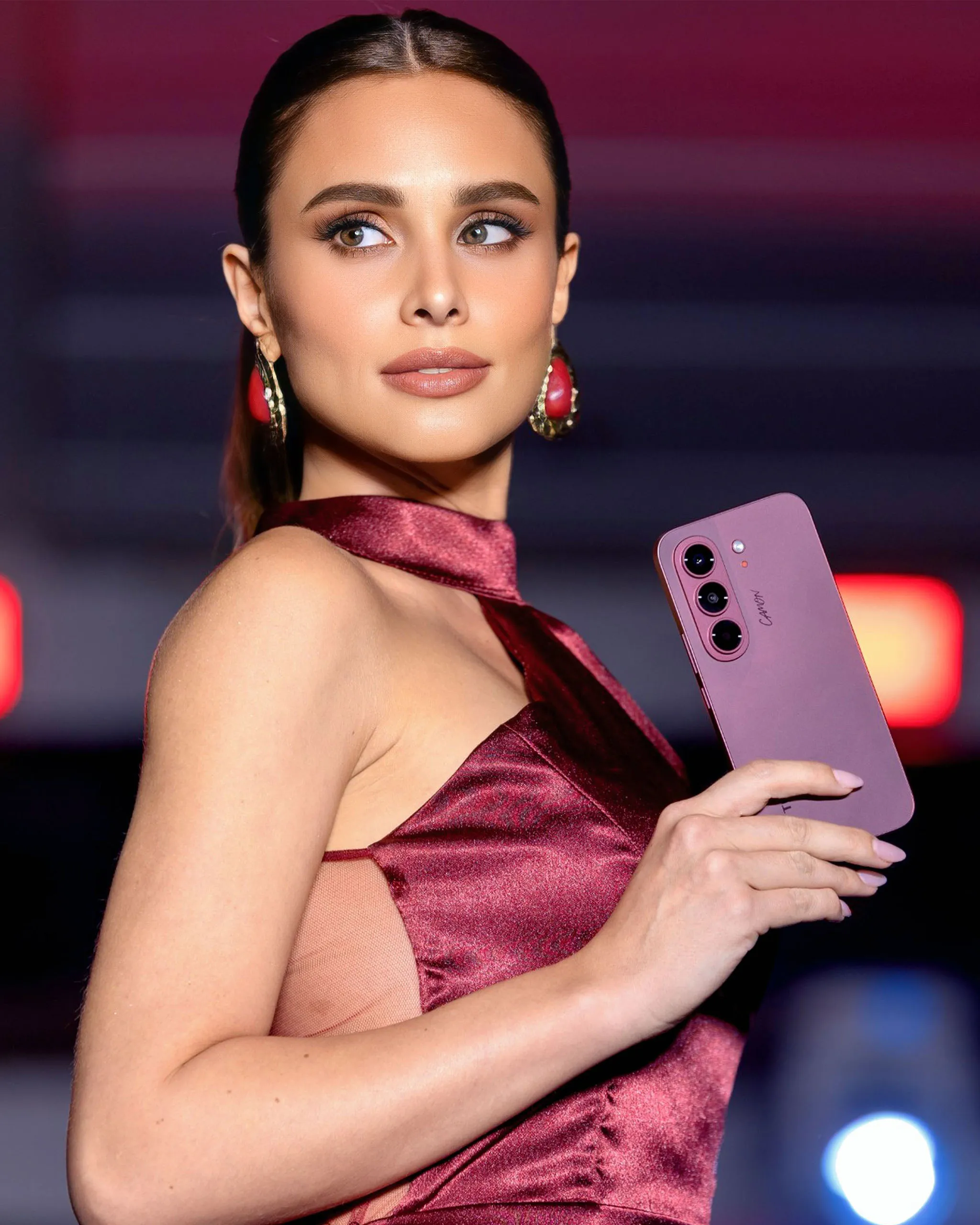 Max Collins on the Living Color Runway with her Burgundy Red CAMON Slim 5G